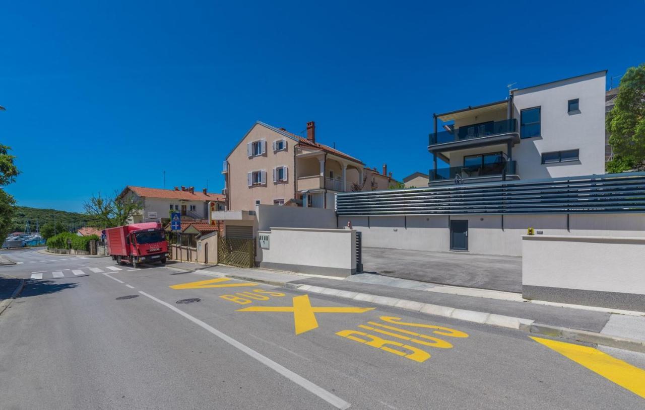 Modern Apartments With Shared Pool Near The Sea Pula Buitenkant foto