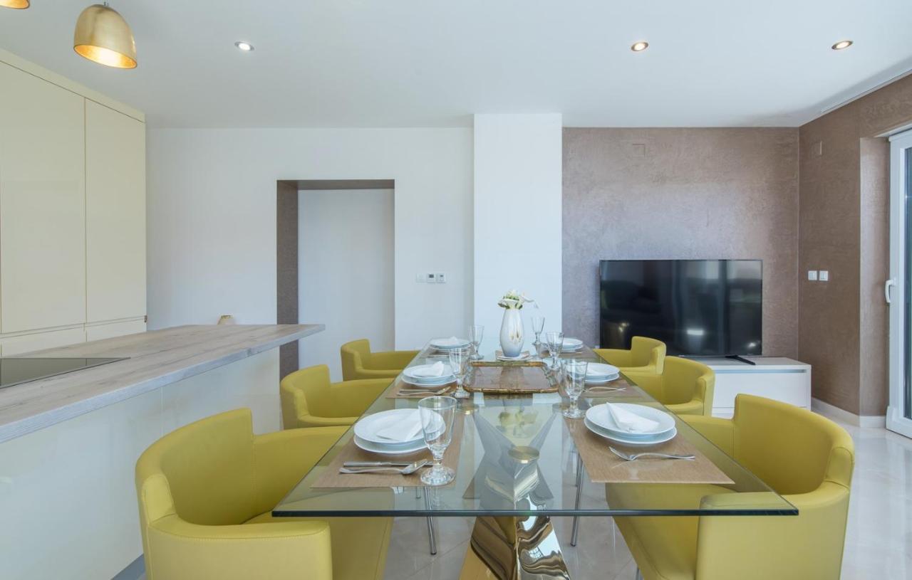 Modern Apartments With Shared Pool Near The Sea Pula Buitenkant foto
