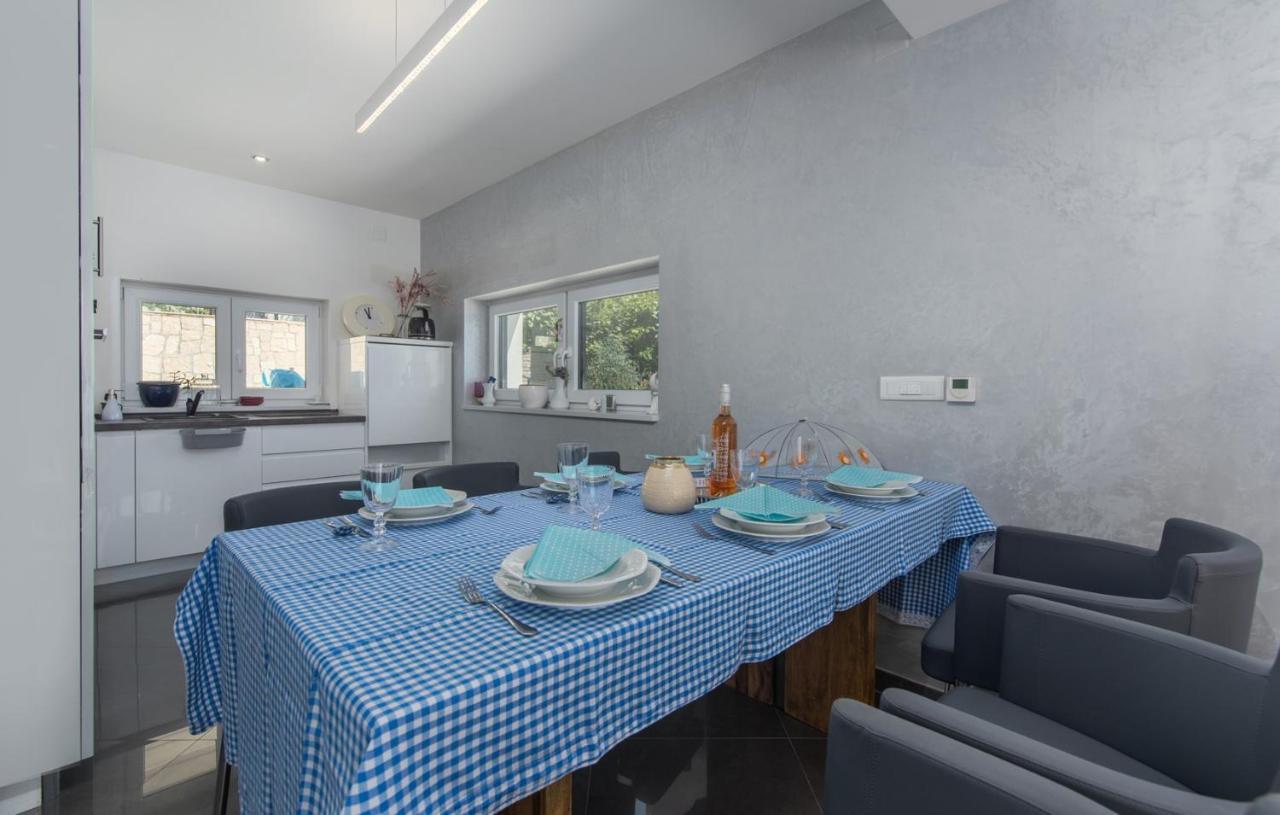Modern Apartments With Shared Pool Near The Sea Pula Buitenkant foto